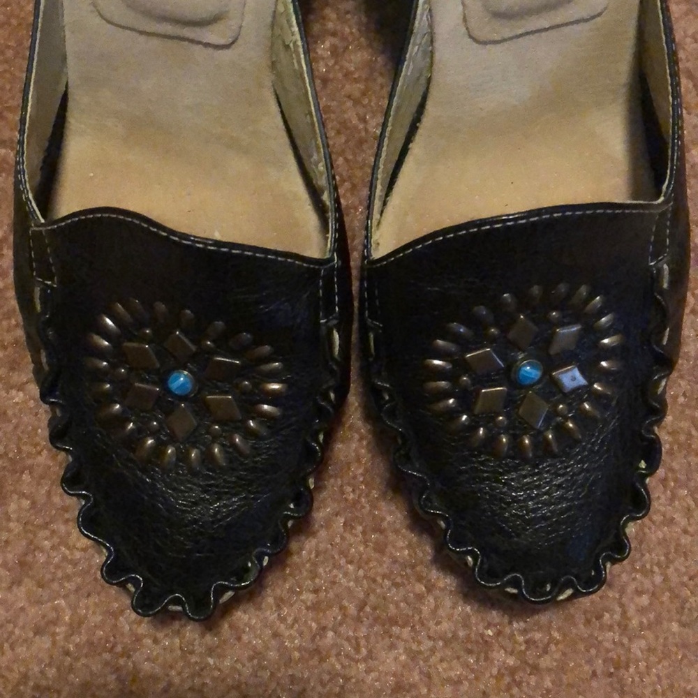 Shoes - Picture 4 of 4